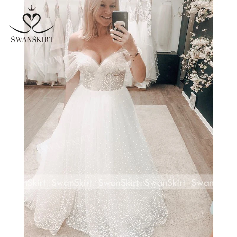 Романтическое бальное платье свадебное 2024 милое с жемчугом и открытыми плечами