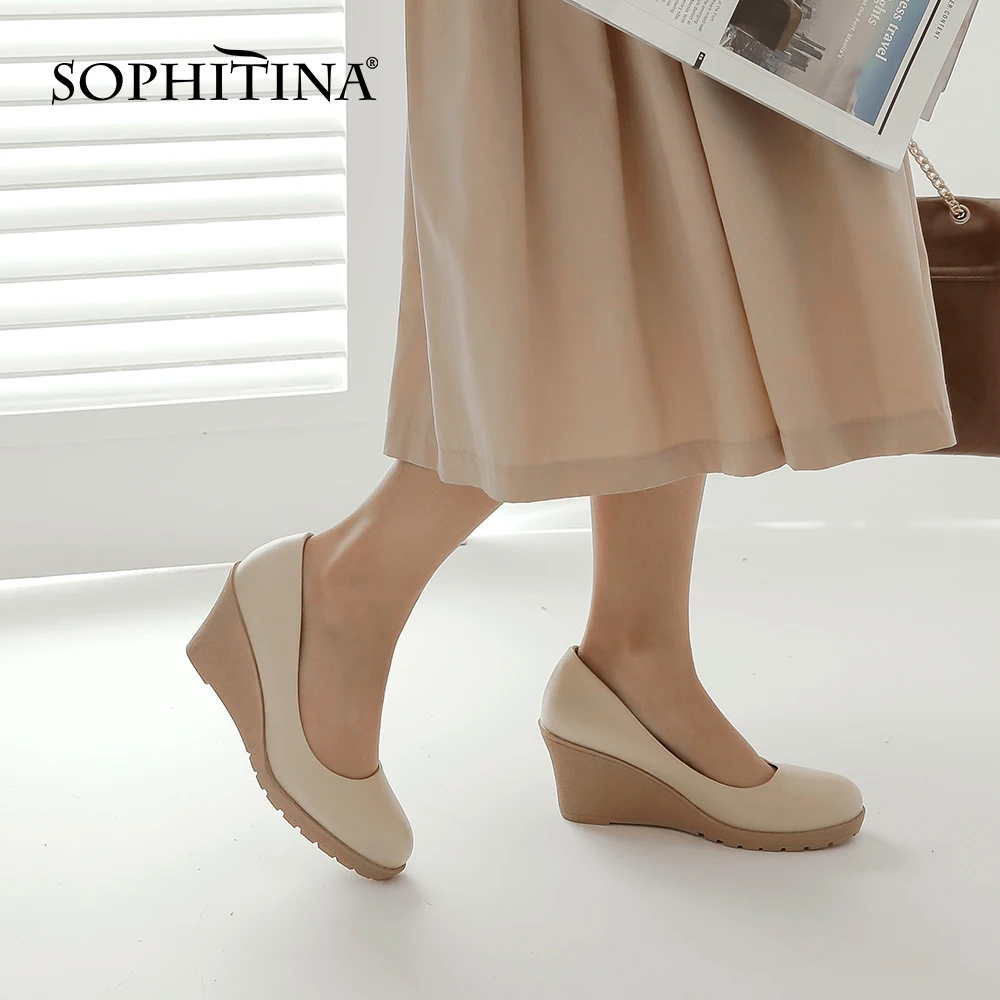 Женские офисные туфли лодочки SOPHITINA Удобные однотонные на танкетке без застежки