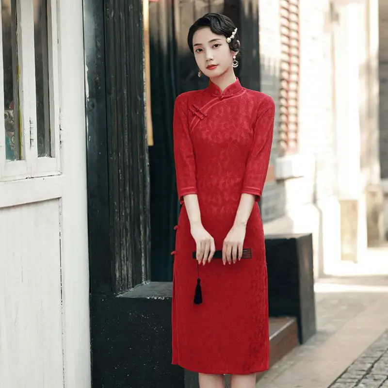 

Red Lace Vintage Button Bride Wedding Party Dress Gown Mandarin Collar Qipao Women Sexy Cheongsam 2021 New High Split Vestidos