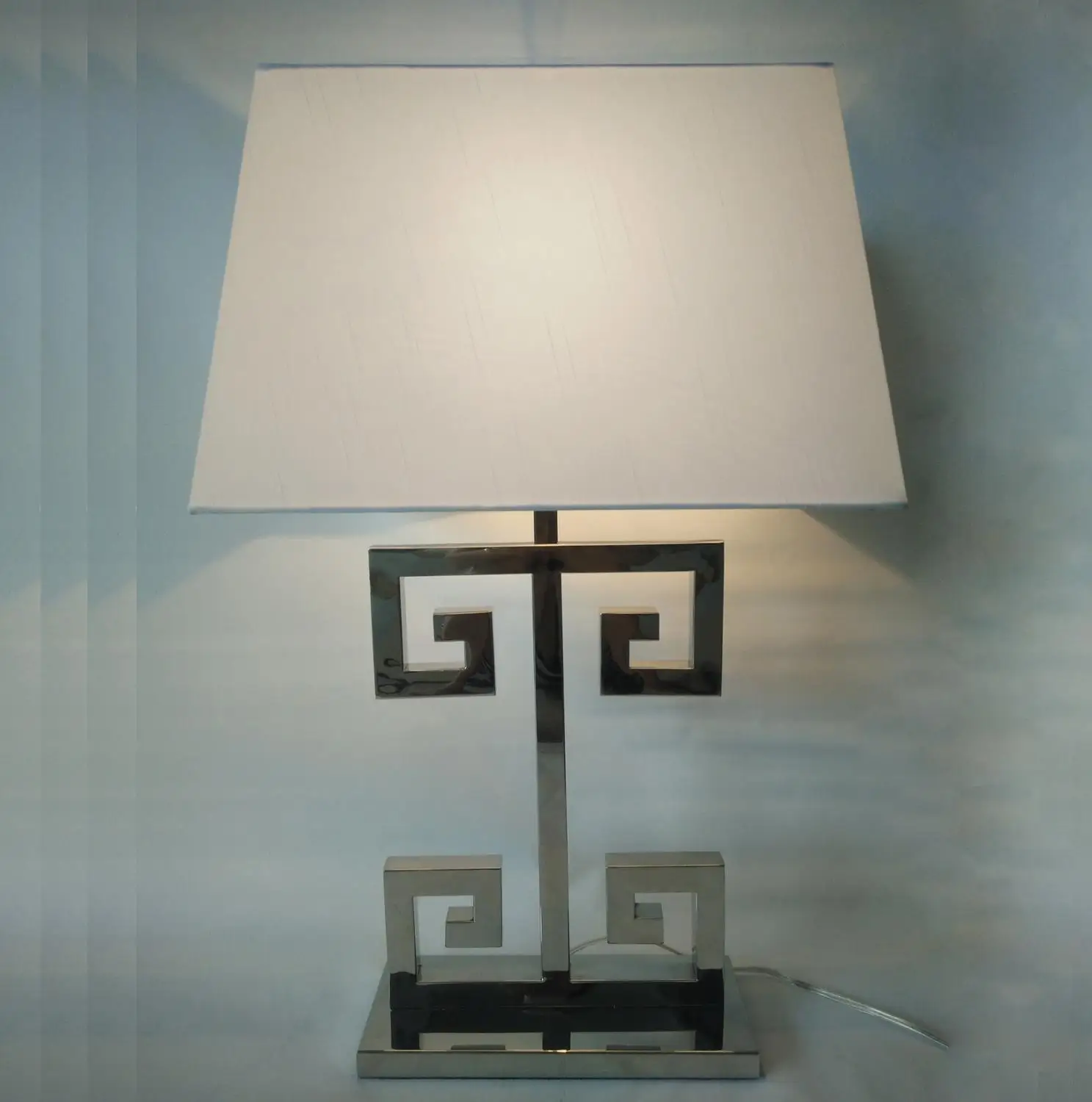 

New Chinese style stainless steel back-shaped linen lampshade table lamp soft decoration custom hotel room villa table lamp