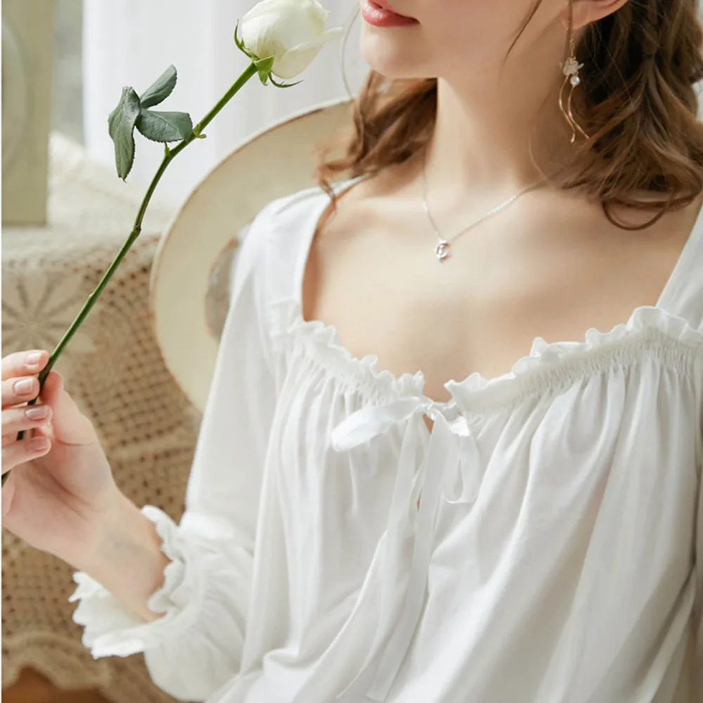 

Long Sleeve Nightdress Women's Cotton Palace Vintage Princess Nightgown Retro Homewear Loose Plus Size Long Gown Sleepwear