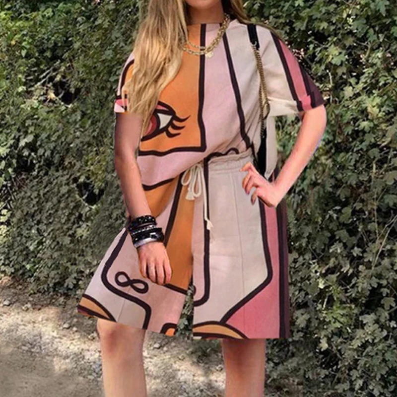 

Summer Women Casual Short-Sleeved &Short Pant Digital Printing 2 Piece Set Short Set