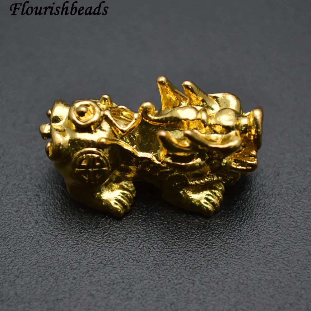 Золотистые гальванические металлические медные очаровательные бусины Qilin в виде