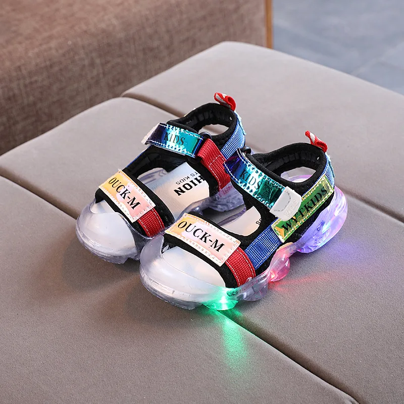 Сандалии Детские со светодиодной подсветкой мягкие пляжные тапочки для