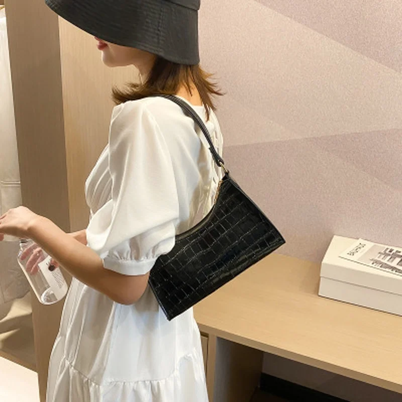 

Retro Casual Women PU Leather Shoulder Bags Female Leather Solid Color Chain Handbag Girls Small Shoulder Bags