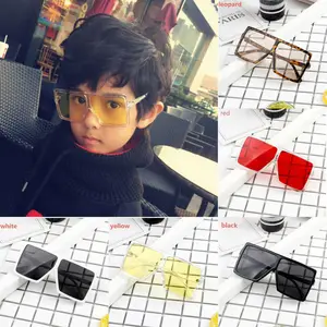 2020 одежда для маленьких мальчиков и девочек; Футболки с рисунком солнечных очков; Пластиковой оправе очки детей квадратный стул с деревянным для детей ясельного возраста детские очки для плавания принадлежности для бассейна