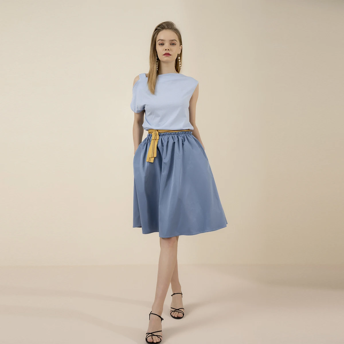 

Fashion Ladies Professional Suit 2021 Summer New Ladies T-shirt Top and Skirt Two-piece Set