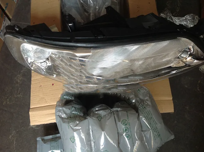 

eOsuns headlight assembly for Opel Vectra