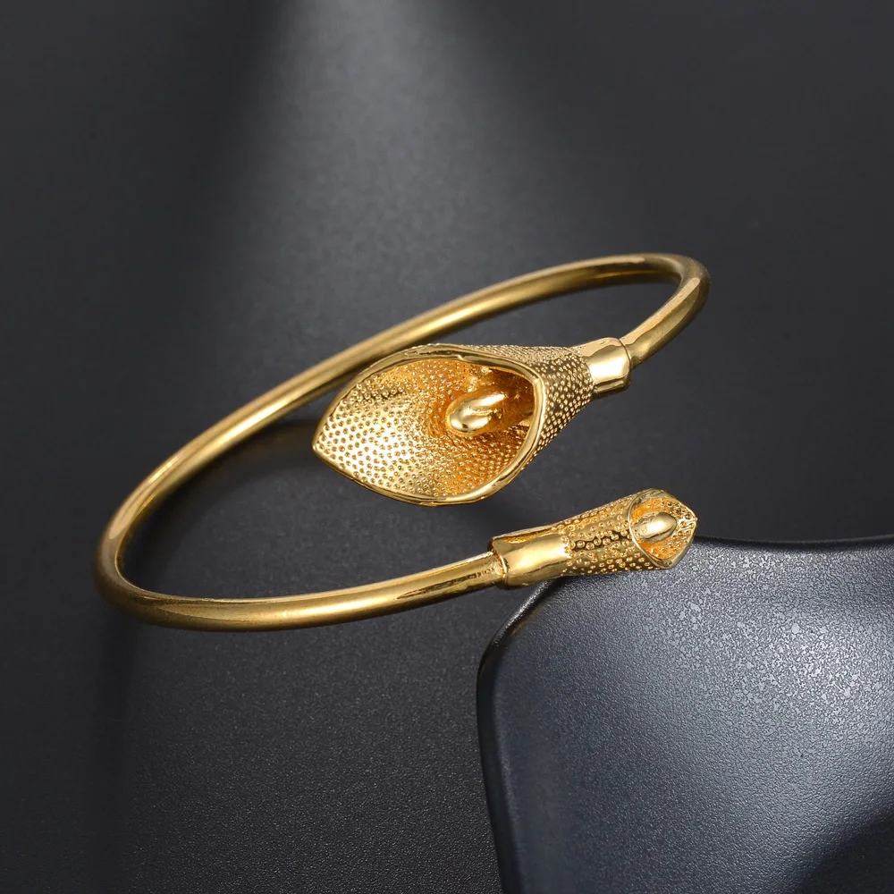 

Copper Gold Plated Exquisite Charm Flower Bangle Cuff Bracelet Women Adjustable Women Bracelet Jewellery Birthday Jewelry Gif