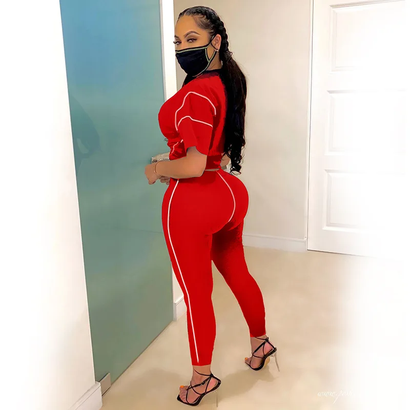 Женский комплект из футболки и брюк | Женская одежда