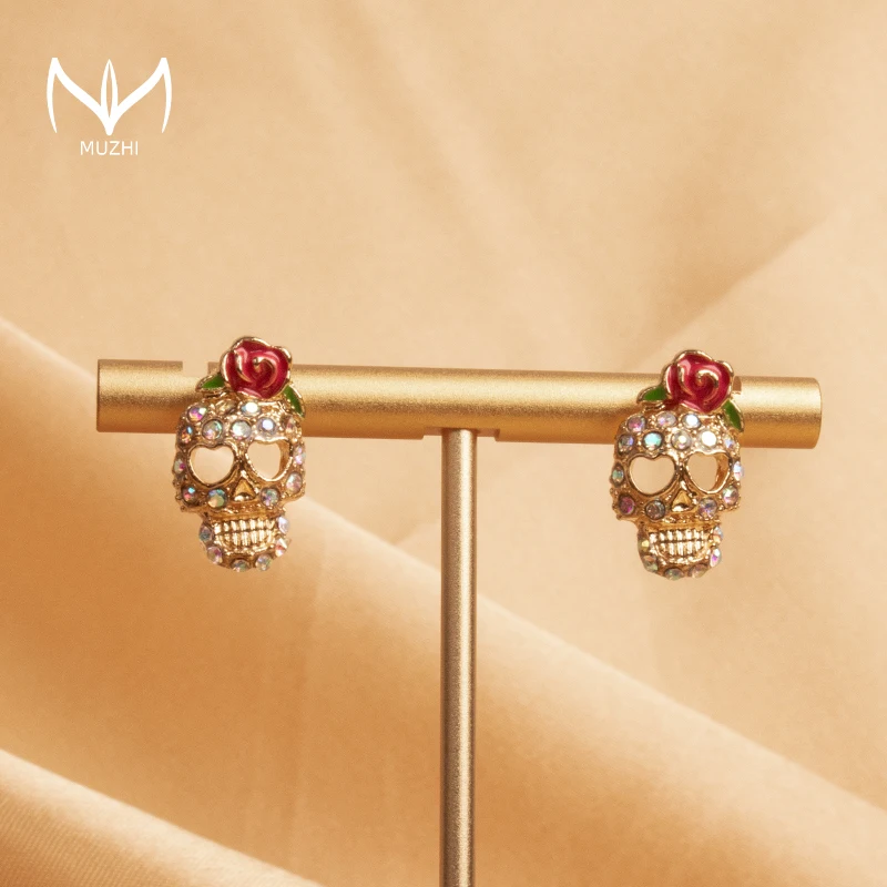 

MUZHI, 1 пара, серьги-гвоздики с черепом в стиле панк для женщин, серьги-гвоздики с красной розой и стразами, винтажные серьги в стиле рок в стиле...