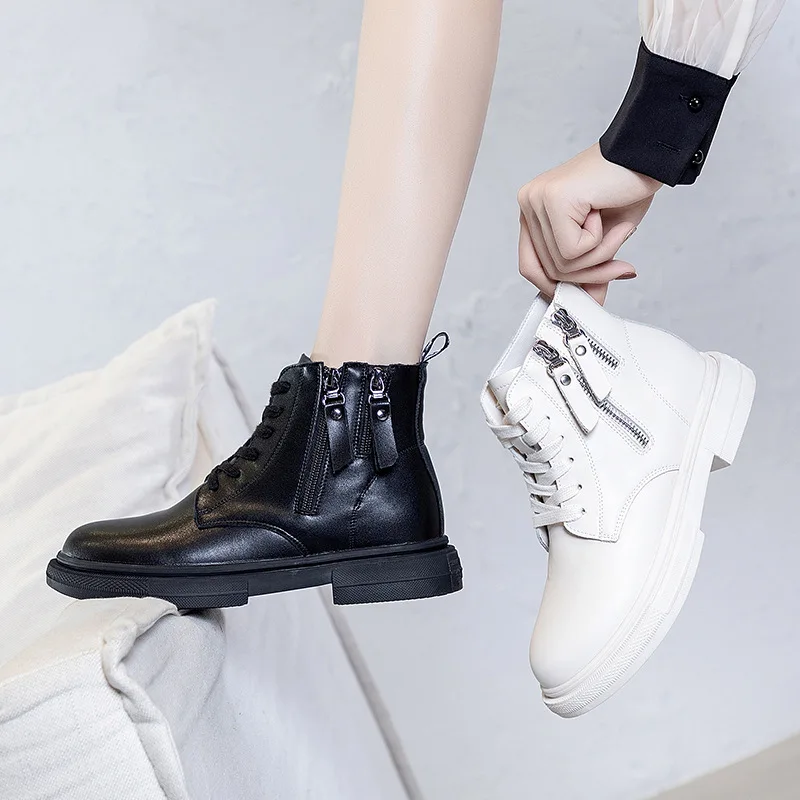 

Новинка 2021, короткие сапоги в британском стиле, модная кожаная повседневная обувь на плоской подошве с двойной молнией, Осень-зима