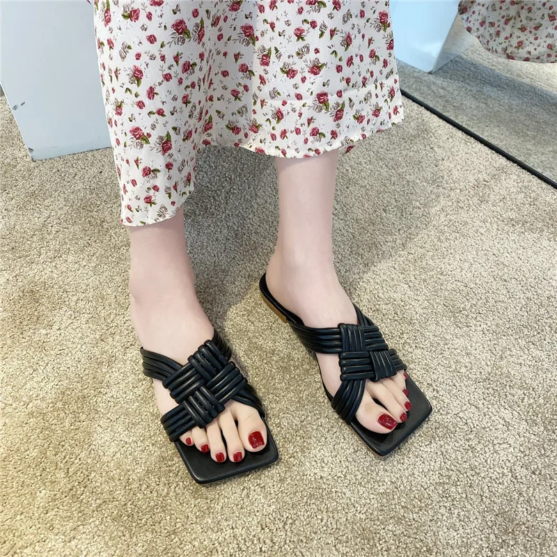 

Women Slippers New Weave Cross Square Head Black Flip Flop Flat Shoes Fashion Leisure Shoes Summer Beach Sandals Women Slippers