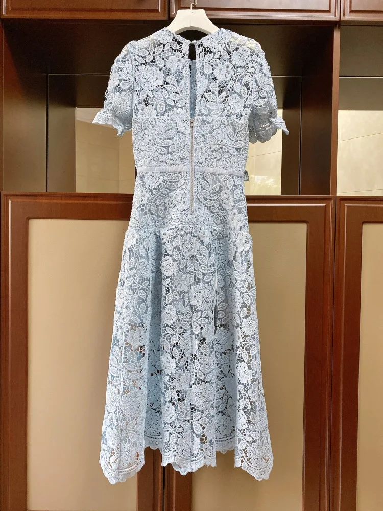 Женское платье средней длины с коротким рукавом и круглым вырезом Синий