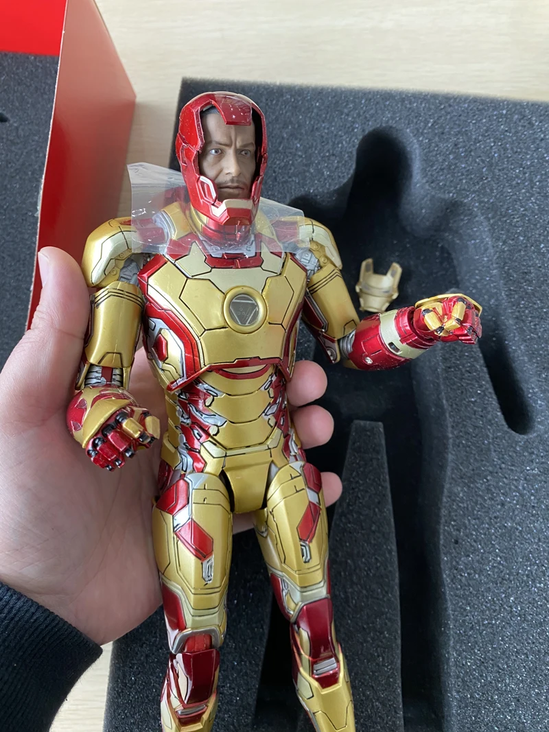 

HC Iron Man Mark XLII Gloden Action Figures Toys