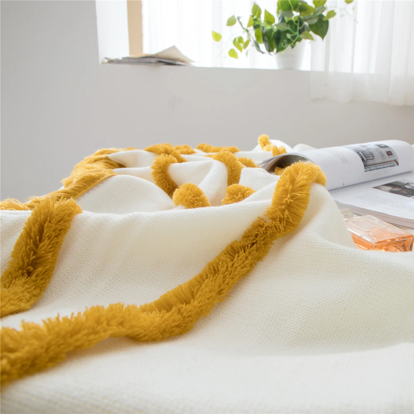 

Regina Bohemian Style Tufted Tassels Blankets Yellow Pink Blue Cashmere Feeling Home Decor Fashion Sofa Bed Knitted Photo Throw