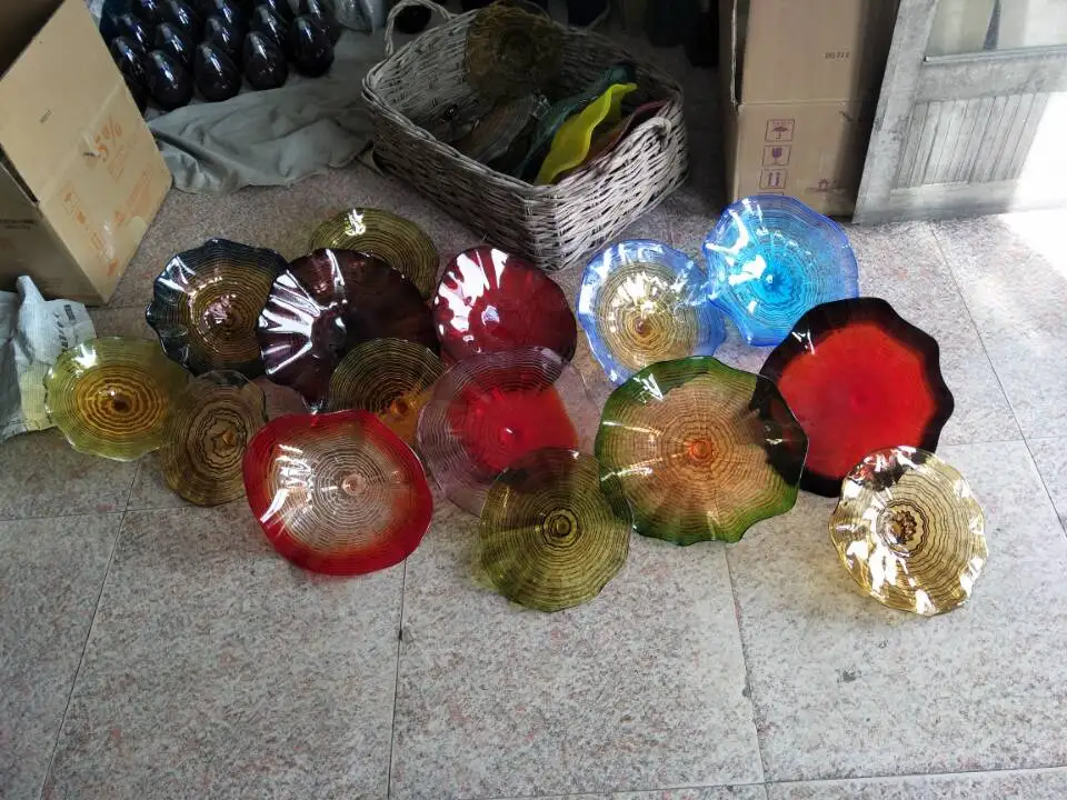 

New Design Brown Color Hand Blown Glass Art Plates for Wall Mounted Custom Flower Murano Plate