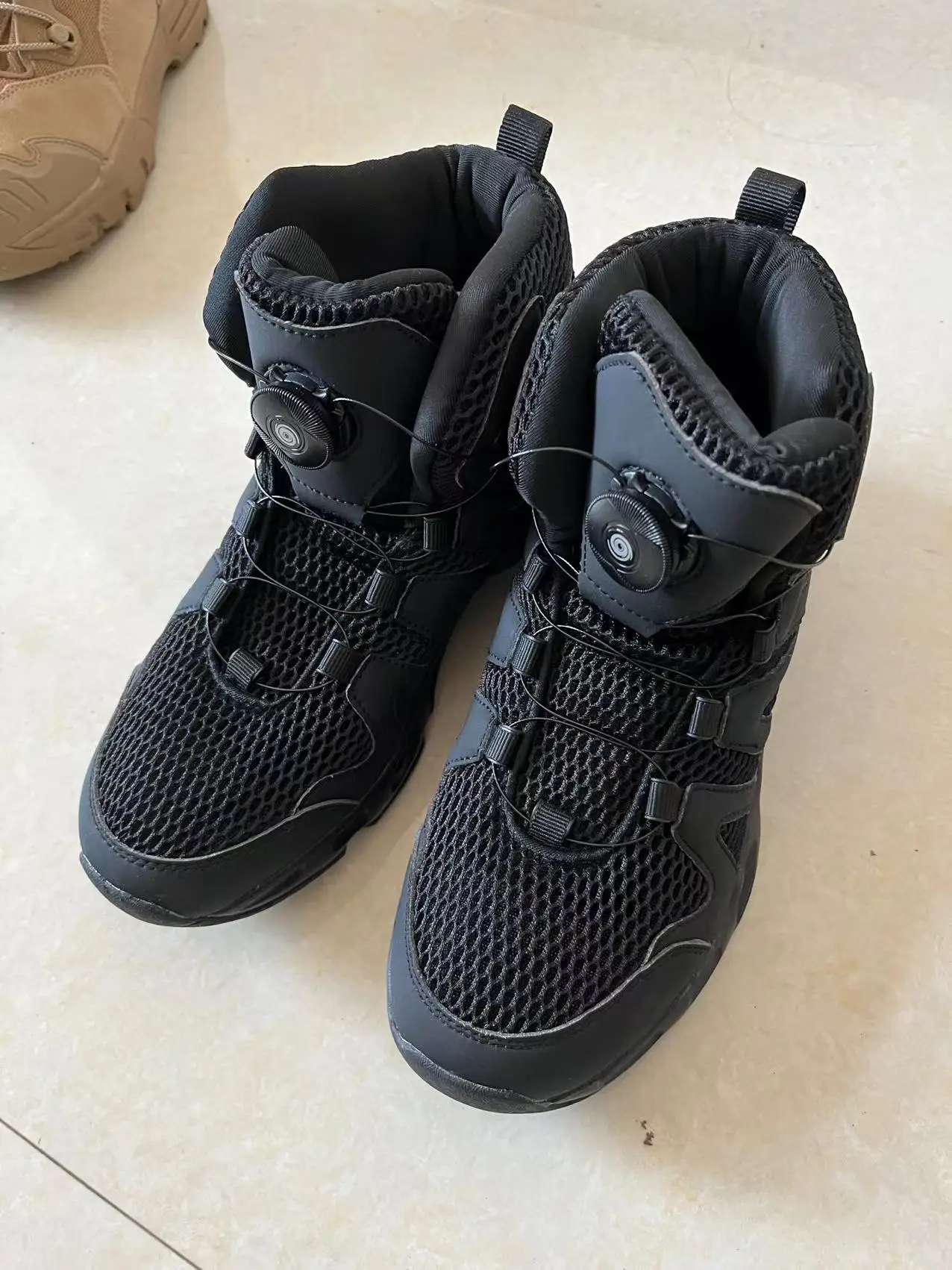 

Cool Men Army Boots Hiking Sport Outdoor Boots Shoes All the Shoes are Sold at Half Price Due to Limited Sizes