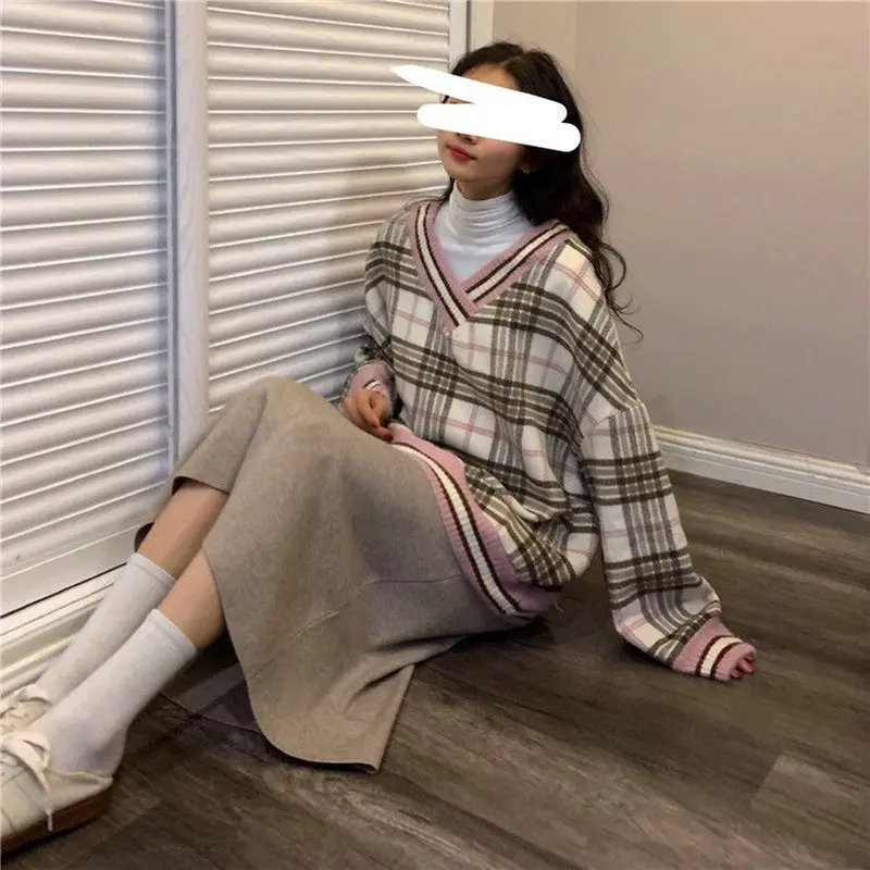 

V-neck Long Sleeve Plaid Sweatshirt Loose Fit Winter Clothes Casual Pullover Fashionable Women's Clothing Korean Style