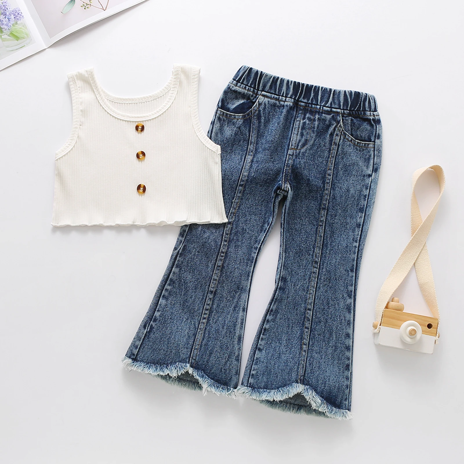 

Children 2 Pcs Toddler Summer Outfits Baby Girl Solid Color Round Neck Button Tank Top+Frayed Hem Pocket Flared Jeans for 18M-6T