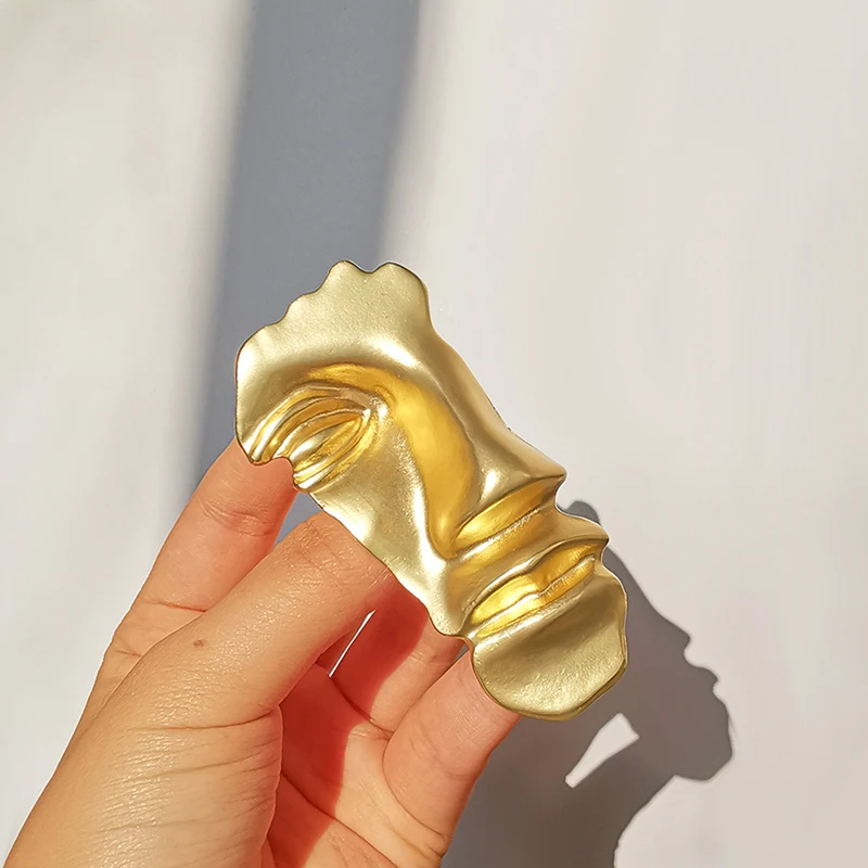 Винтажная Золотая получеловеческая брошь для лица женские металлические