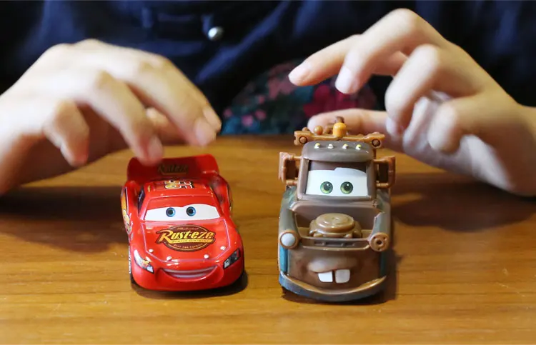 Disney тачки из сплава, модель автомобиля, игрушечный автомобиль 1:55, фиолетовый holly Luigi Lightning McQueen Чико Хикс doc Hudson его друзья