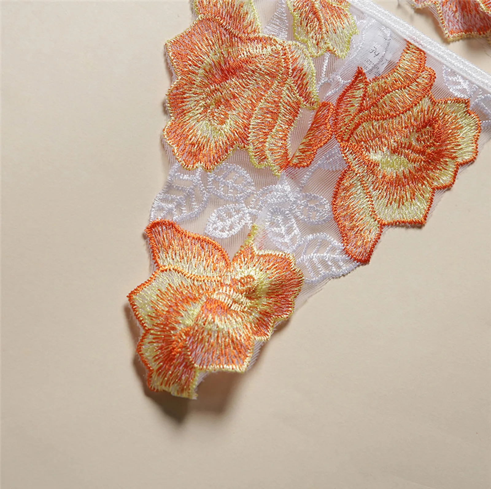 

3PC Christmas LadiesSexy Embroidered Lace Underwear Bra WIth Thong Garter Lingerie Set Bralette
