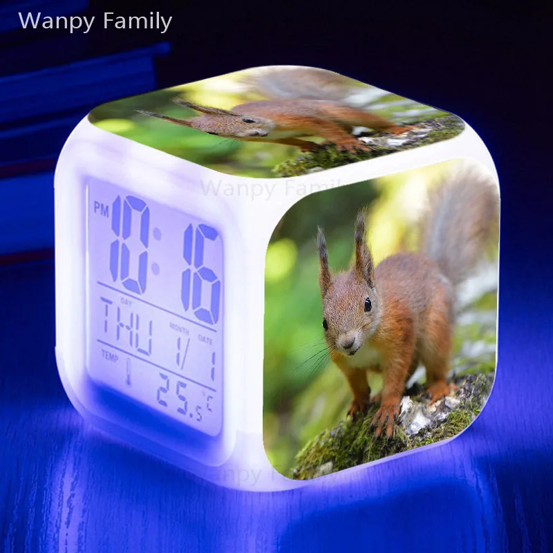 Милые светящиеся светодиодные цифровые часы в виде белки 7 цветов подарок для
