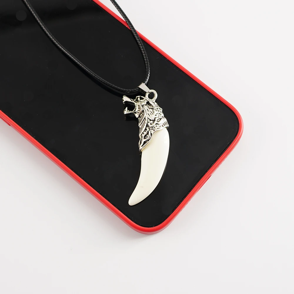 

LeeSell Punk Cool Brave Men Wolf Teeth Pendant Necklace Women Man Lucky Jewelry Vintage Imitation Tooth Amulet Pendant Necklace