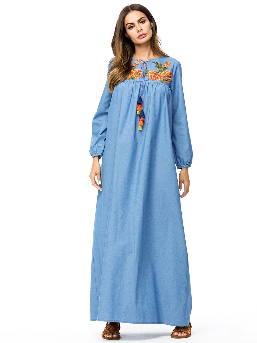 Мусульманское джинсовое платье новое узкое с вышивкой в европейском и