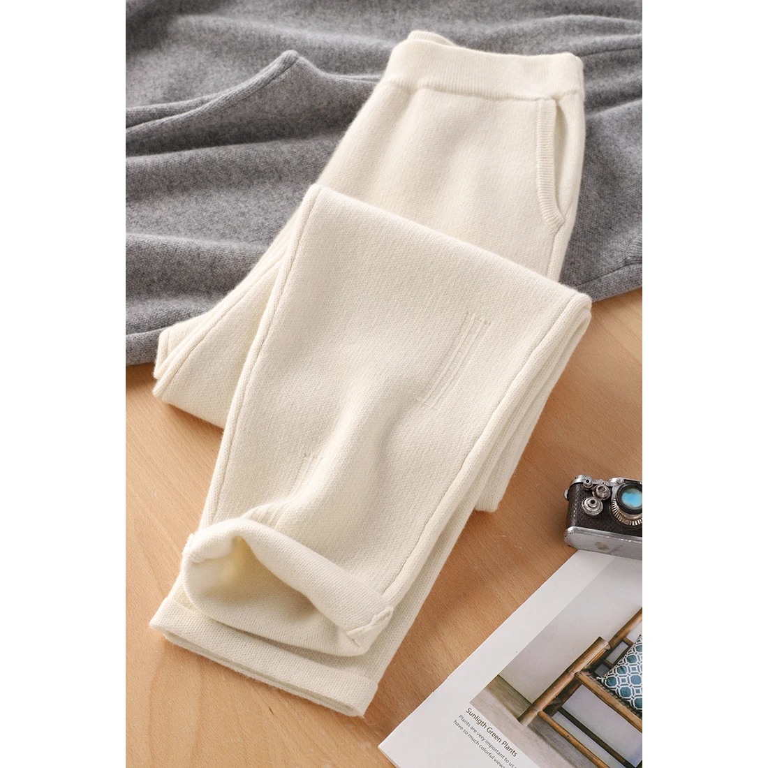 

Ladies pants 2021 autumn/winter casual solid color 100% wool trousers thick cashmere foot pants elastic waist hot sale pocket