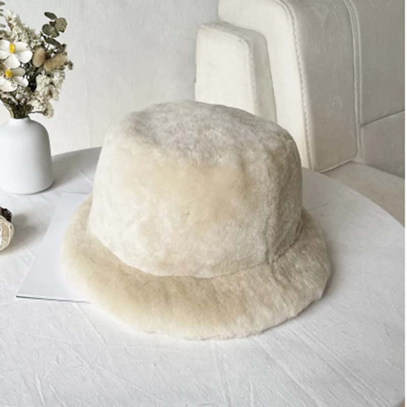 Женская зимняя Панама из натурального меха ягненка |