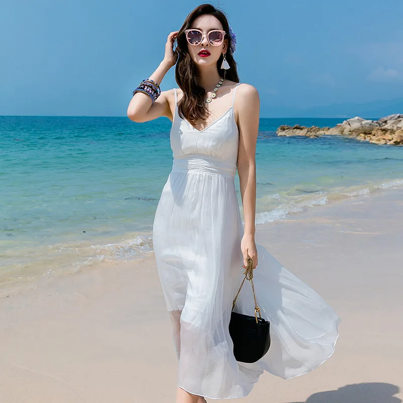 Летнее платье женское длинное белое в стиле бохо шелковое с открытой спиной