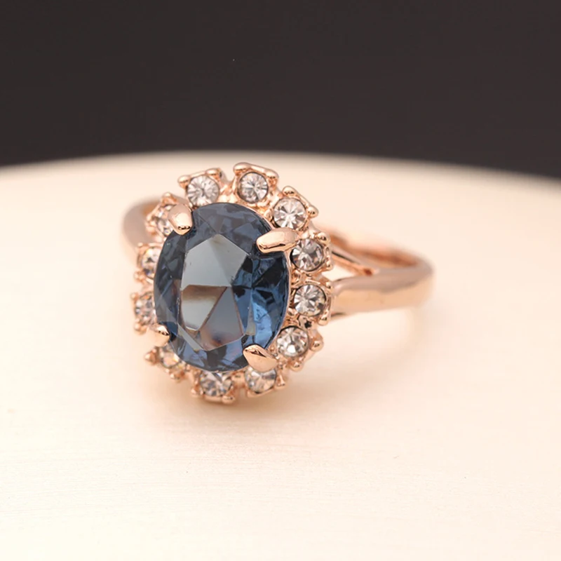 Женское кольцо с красным/зеленым/синим камнем | Украшения и аксессуары