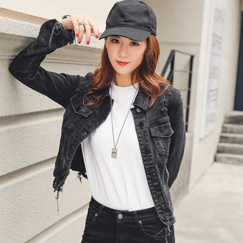 Женская джинсовая куртка с бахромой черная однобортная приталенная