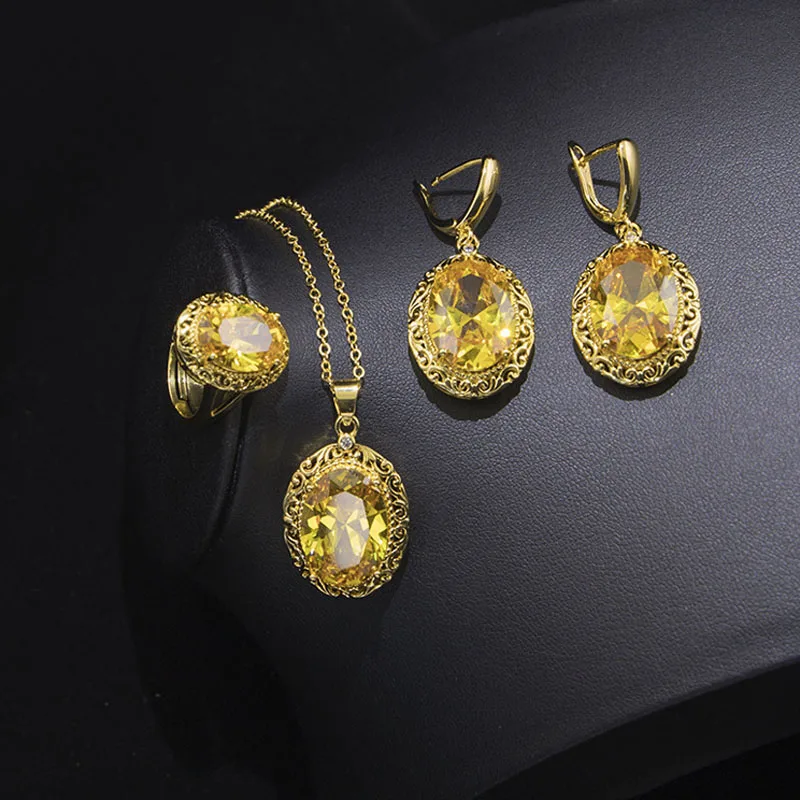 

Комплект из колье и серёг, с фианитами