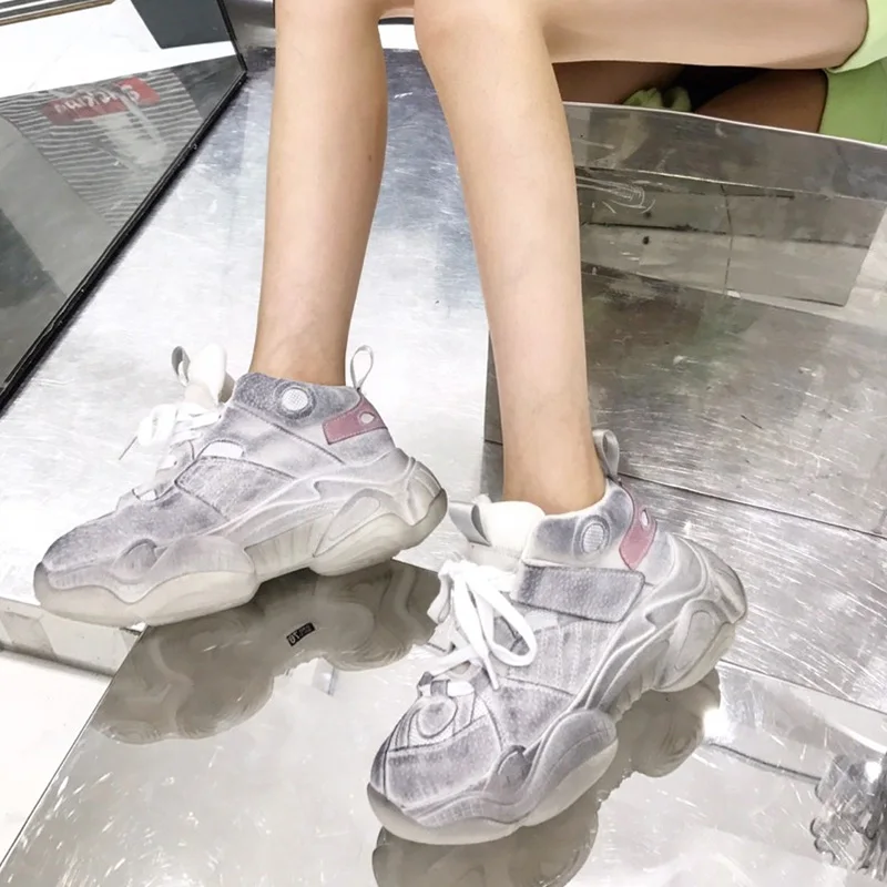 Женские кроссовки из натуральной кожи легкие дышащие на шнуровке спортивная