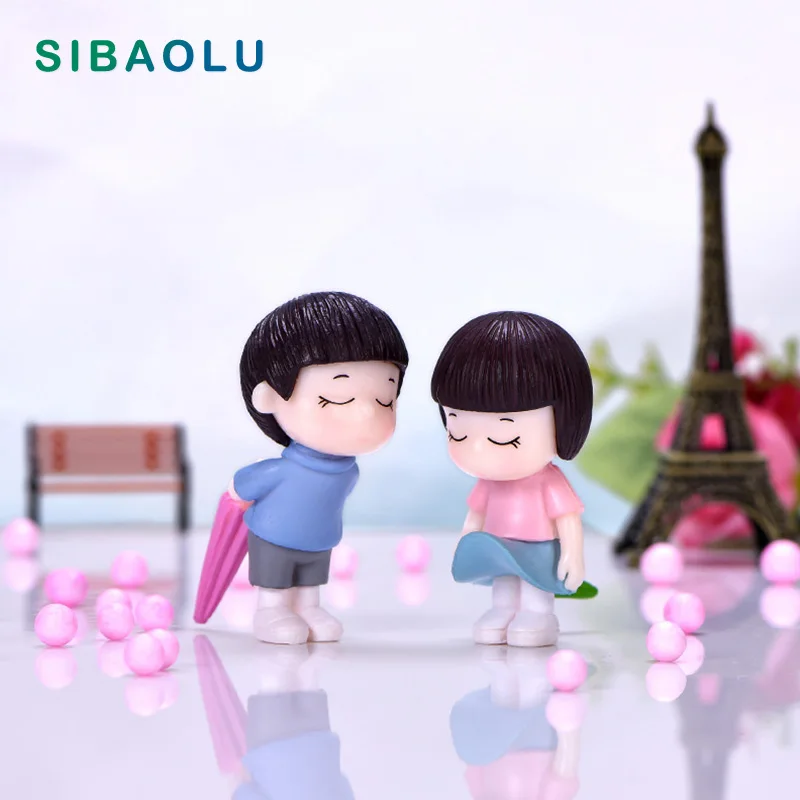 

Umbrella Boy Girl Lover Figurine Micro Landscape Model Home Decor Miniature Fairy Garden Decoration Accessories Modern Figure