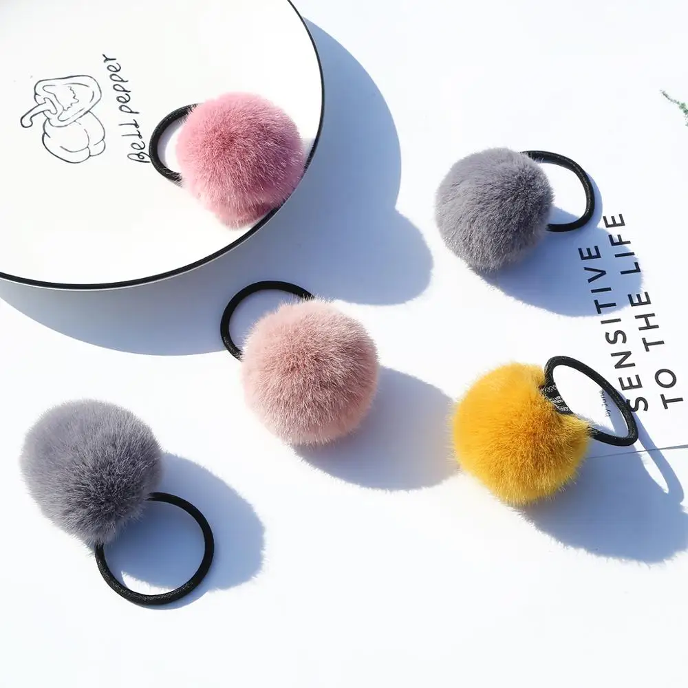 Резинка для волос с плюшевыми шариками корейская версия резинка аксессуары