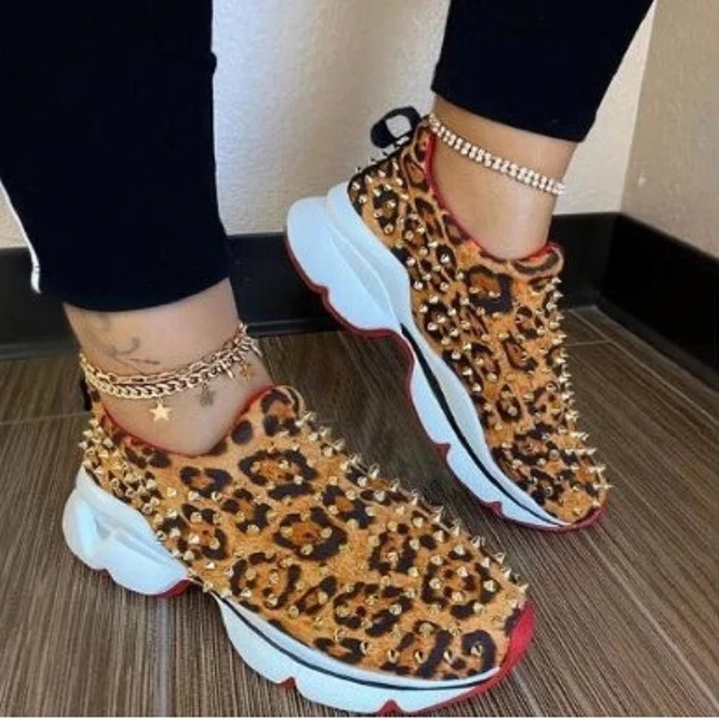 

New 2020 Autumn Women's Vulcanized Shoes Fashion Slip-on Rivet Sneakers Suede Leopard Print Running Shoes Casual Shoes for Women