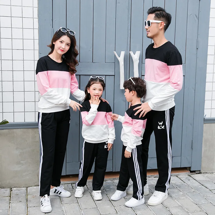 Одинаковые комплекты на осень 2019 одежда для мамы и ребенка розовый свитер | Отзывы и видеообзор