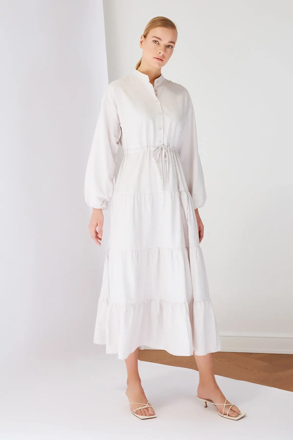 

Judge Colar Dress Beige Shaumbra Advanced Generation Fashion Muslim Women Hijab Dress