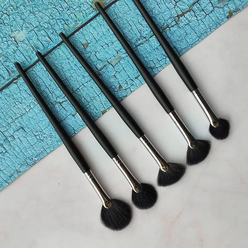 

5Pcs Fan Shaped Makeup Brush Set Small Powder Brush Point Painting Set Shadow Scan Professional Makeup Tools