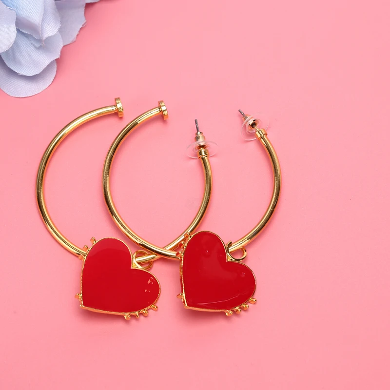 Винтажные большие серьги-кольца золотого цвета с красным сердцем очаровательные
