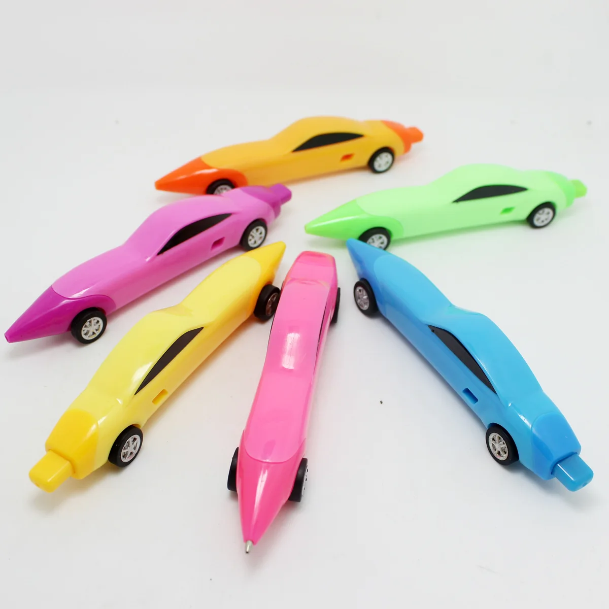 

1PCS Funny Novelty Racing Car Design Ball Pens Portable Creative Ballpoint Pen Quality for Child Kids Toy Office School Supplies