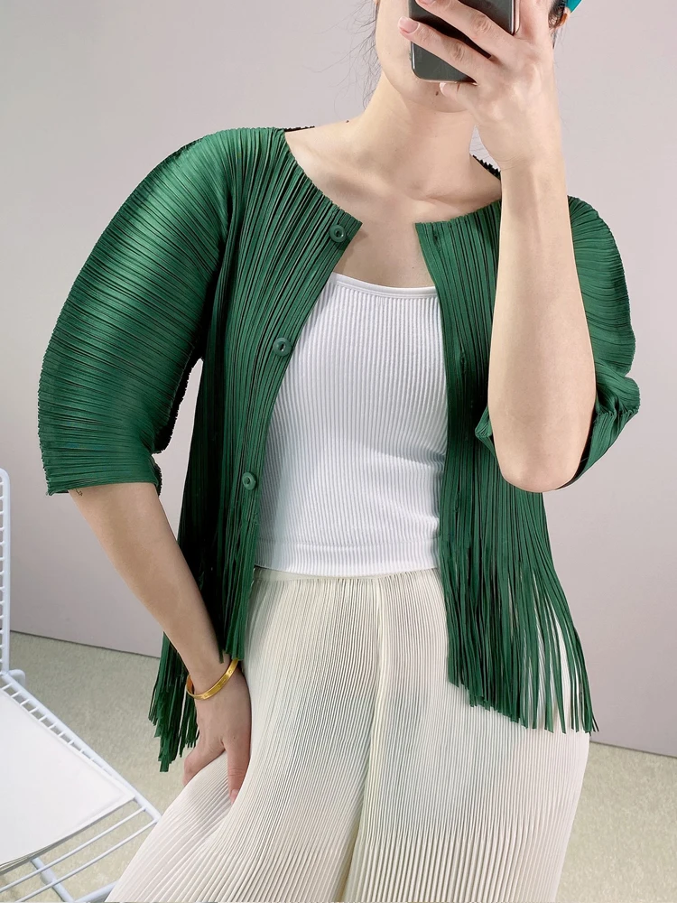 

CHANGPLEAT 2021 early autumn new women's tassel coat Miyak Pleated Fashion loose and thin five-point sleeve fold cardigan jacket