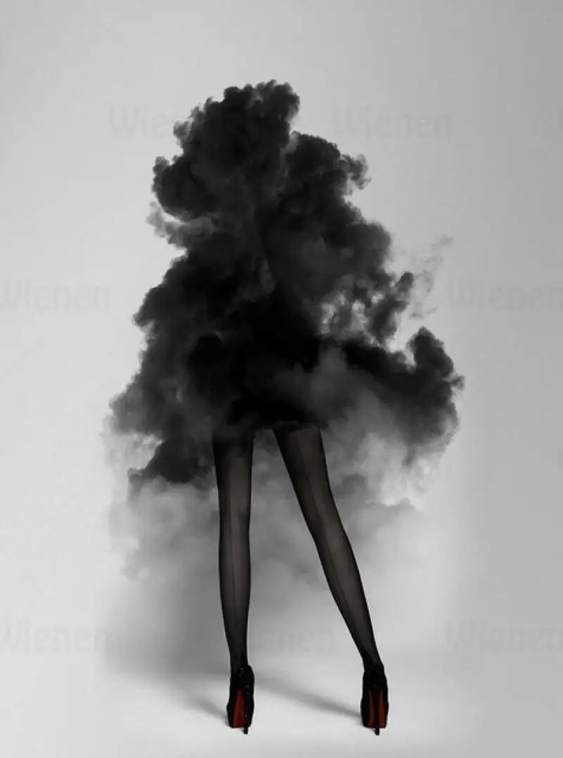 

Fashion Decor Poster Modern Black Beauty Girl Canvas Painting Abstract Illustration Poster and Printed Wall Art Home Decoration