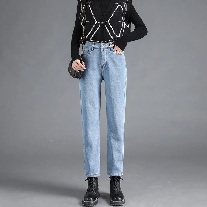 Плотные джинсы на флисовой подкладке женские прямые свободные стройнящие штаны