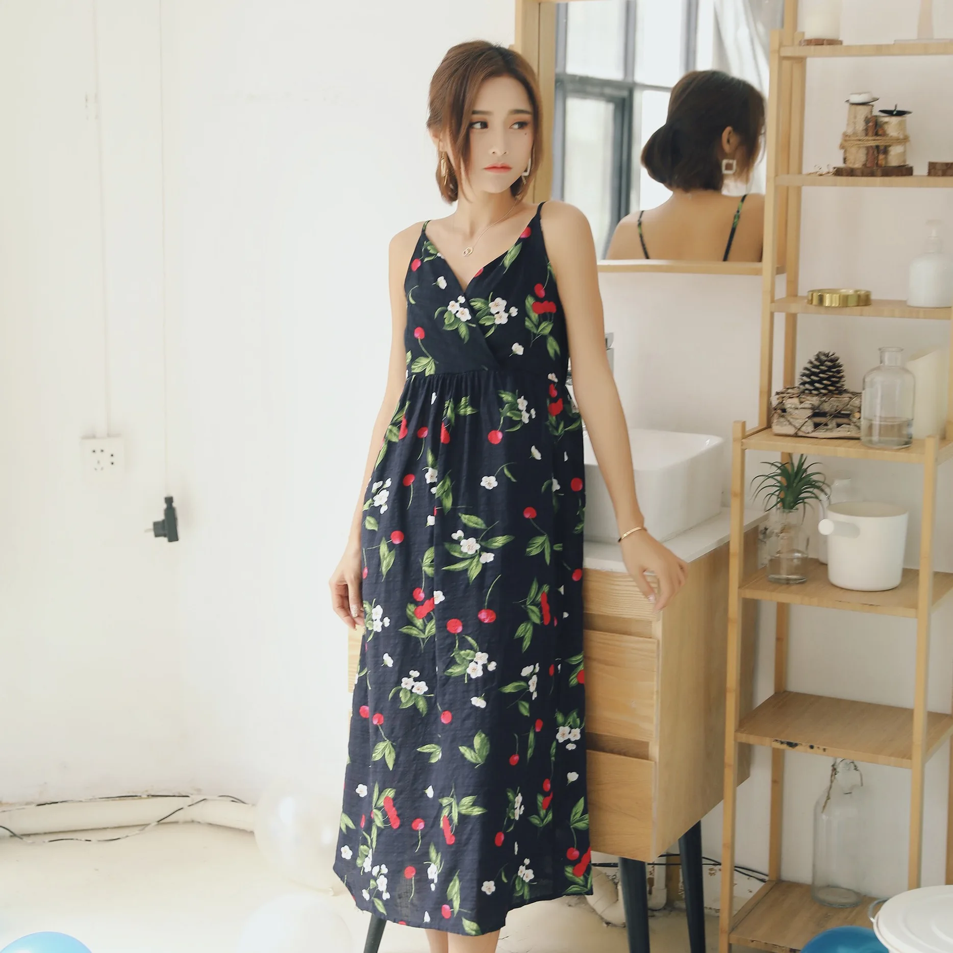 Платье без рукавов на бретельках ночная рубашка женское сексуальное ночное