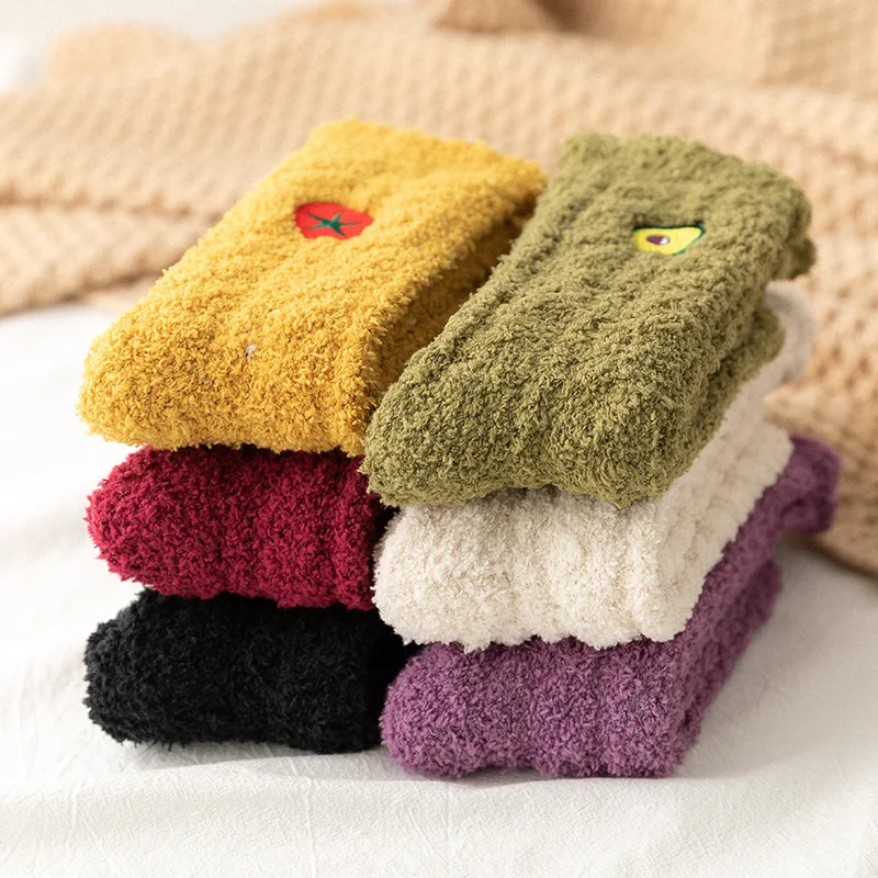 Зимние теплые коралловые Флисовые женские длинные носки с вышивкой домашние для